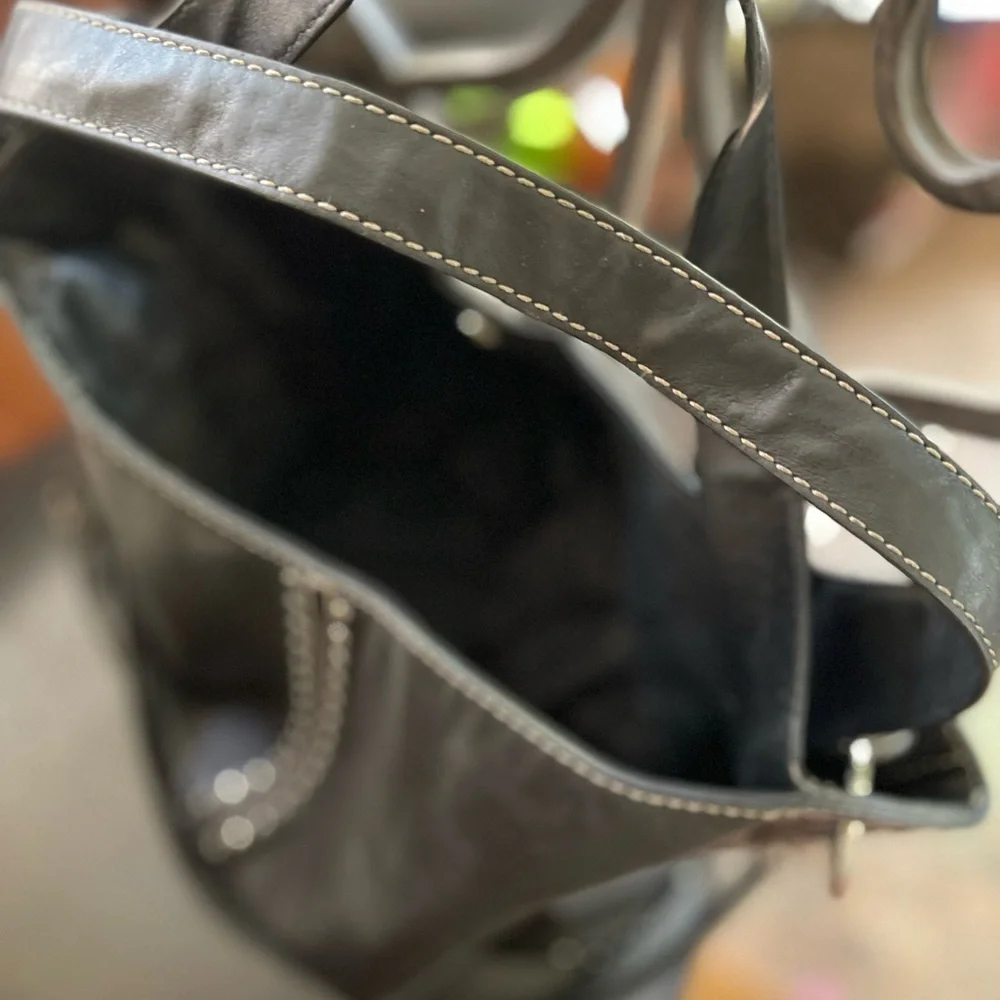 Michael Kors black Hobo bag. - Picture 3 of 3